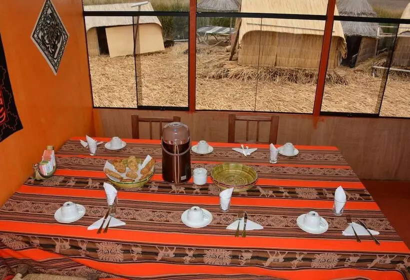هتل Uros Aruntawi Lodge