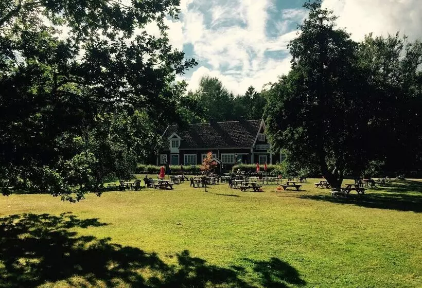 Lövhagens Café & Vandrarhem