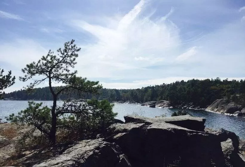 Lövhagens Café & Vandrarhem