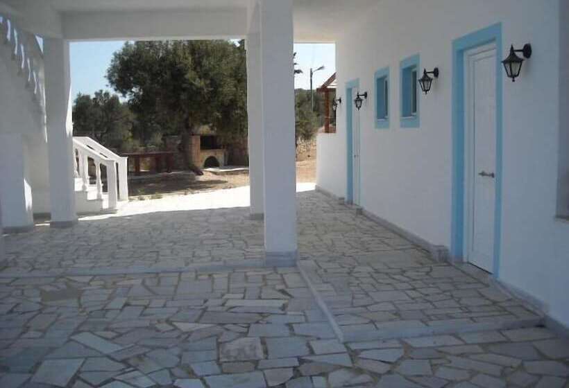 Mikro Nisi Studios & Apartments