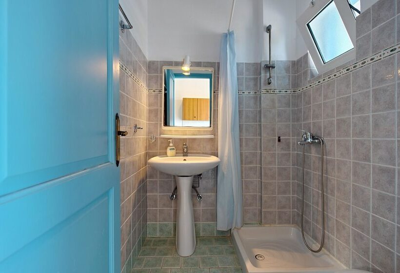 Mikro Nisi Studios & Apartments