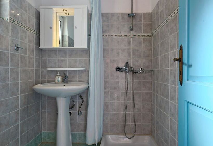 Mikro Nisi Studios & Apartments