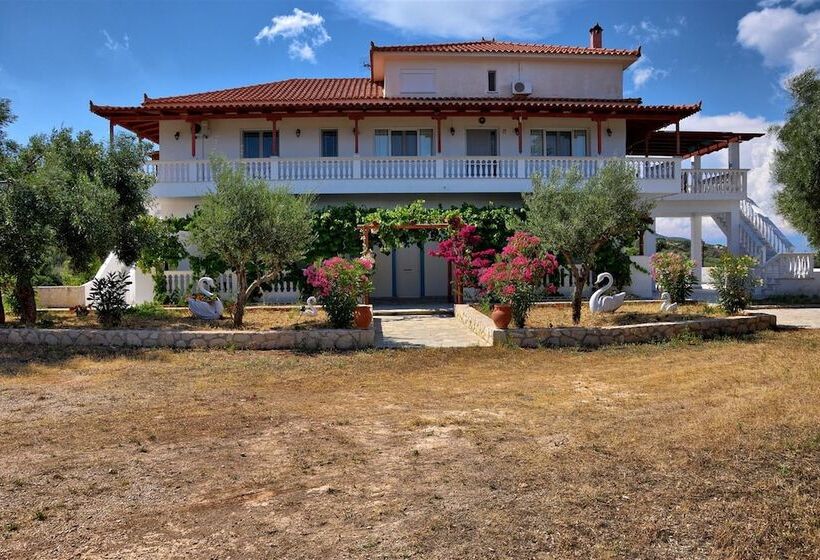 Mikro Nisi Studios & Apartments