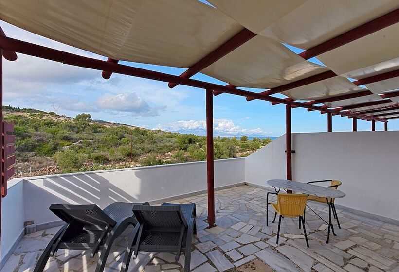 Mikro Nisi Studios & Apartments