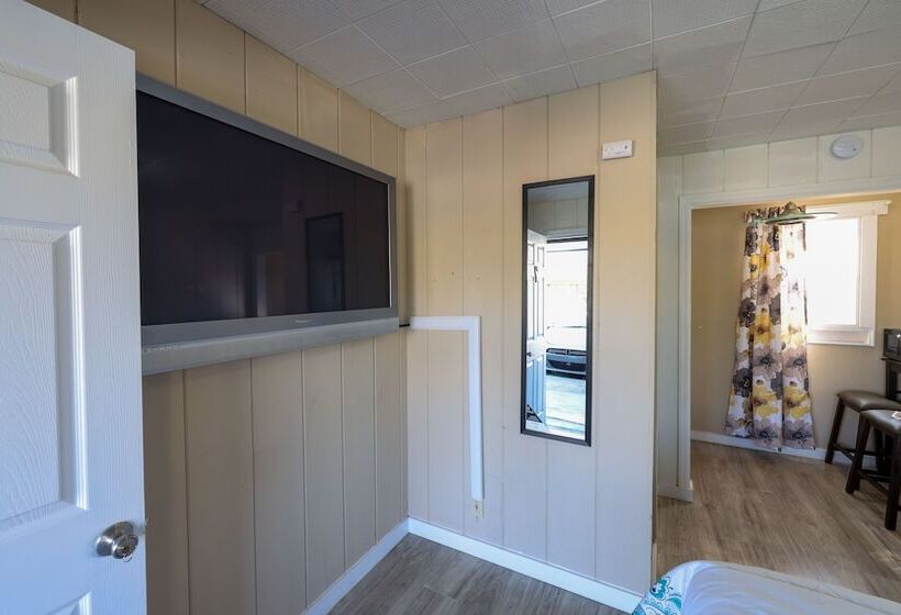 Мотель Cottage Inn