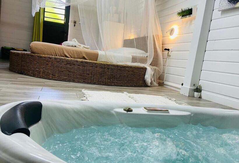 پانسیون Eden Paradise Spa Ecolodge