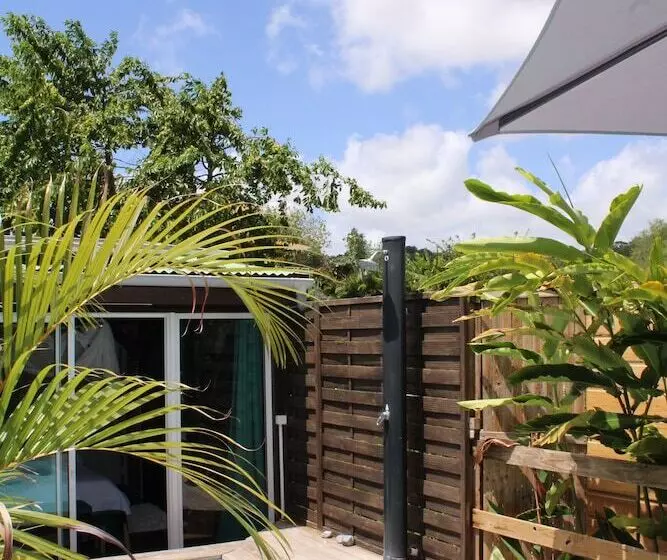 پانسیون Eden Paradise Spa Ecolodge