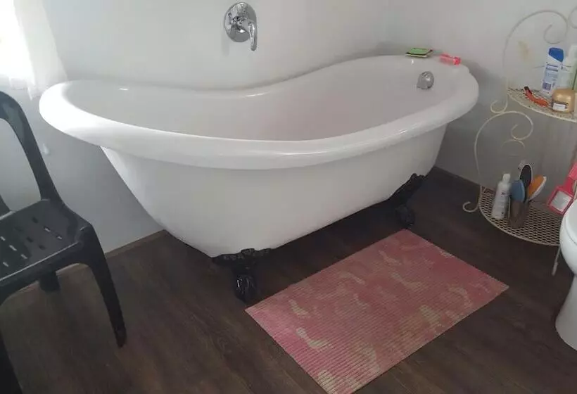 Aamiaismajoitus (B&B) Myrtles Retreat