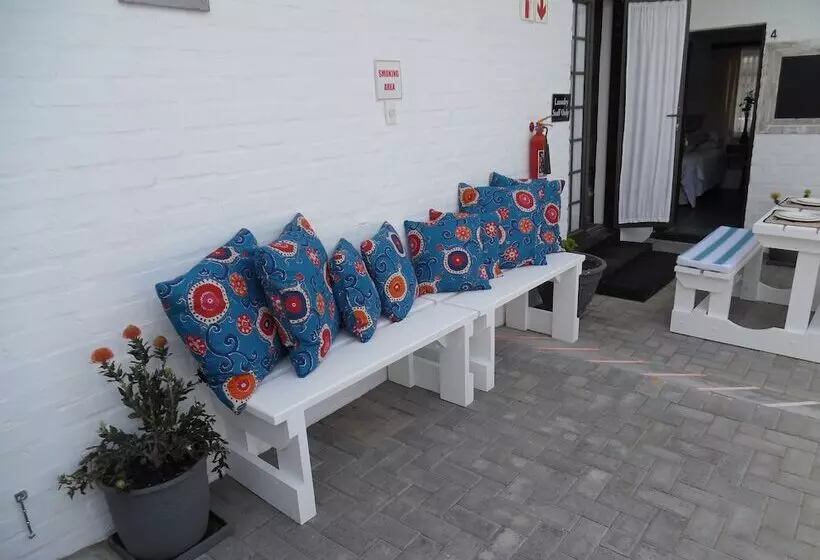 Aamiaismajoitus (B&B) Myrtles Retreat