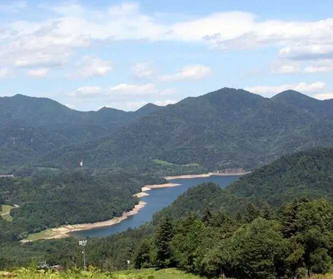 Cottage Primal Stage