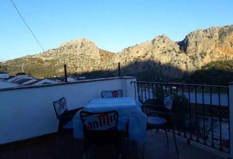 Hotelli Apartamentos Sierra Del Hacho