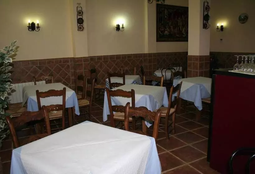 Hotelli Apartamentos Sierra Del Hacho