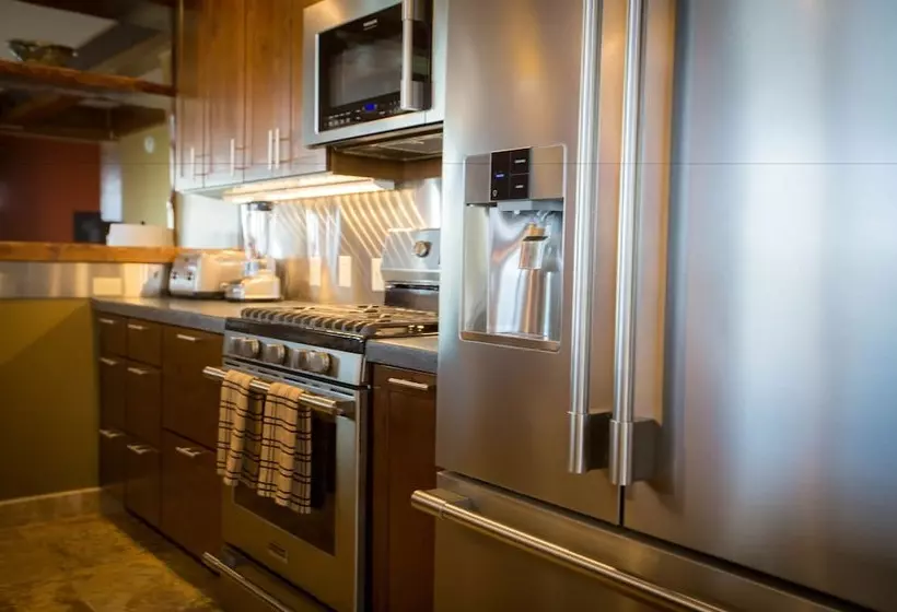 Hotelli Baycrest Lodge