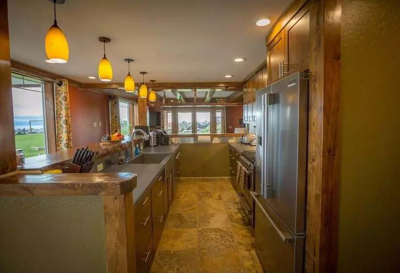 Hotelli Baycrest Lodge