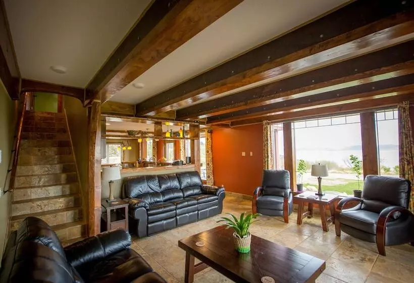 Hotelli Baycrest Lodge