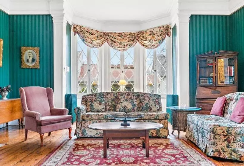 Hotelli Beekman Arms And Delamater Inn