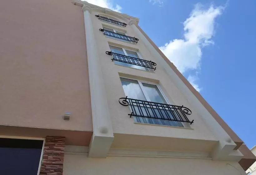 Hotelli Boutique Suites Rainbow 4