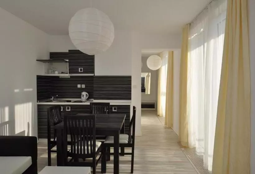 Hotelli Boutique Suites Rainbow 4