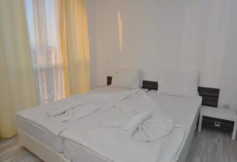 Hotelli Boutique Suites Rainbow 4