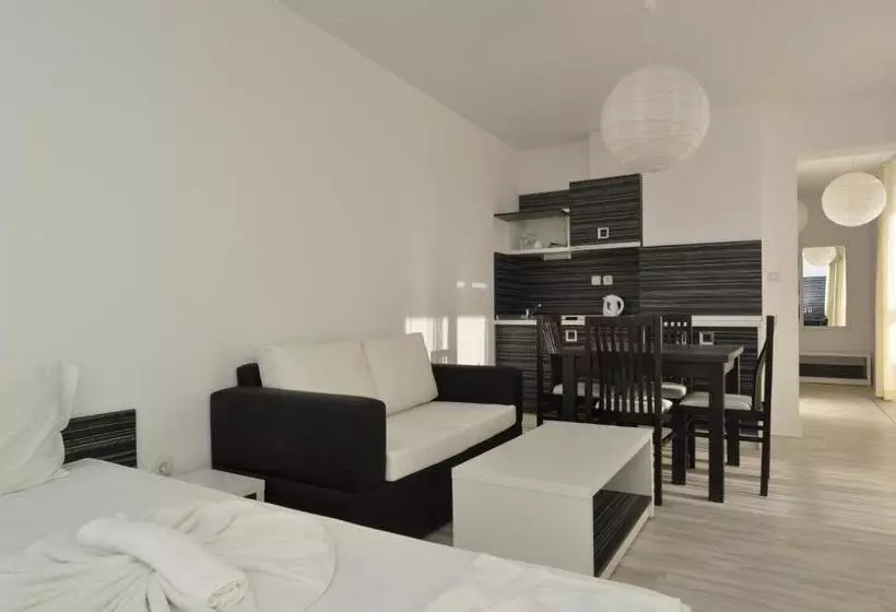 Hotelli Boutique Suites Rainbow 4