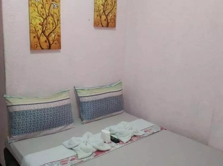 هتل Ellen's Resort Annex