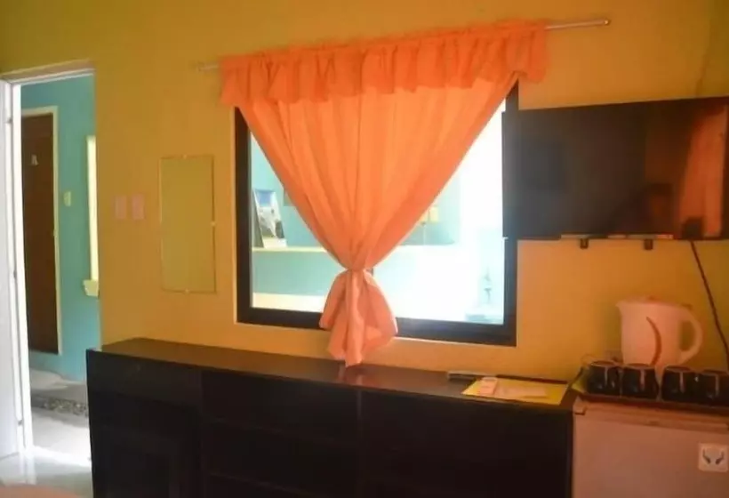 هتل Ellen's Resort Annex