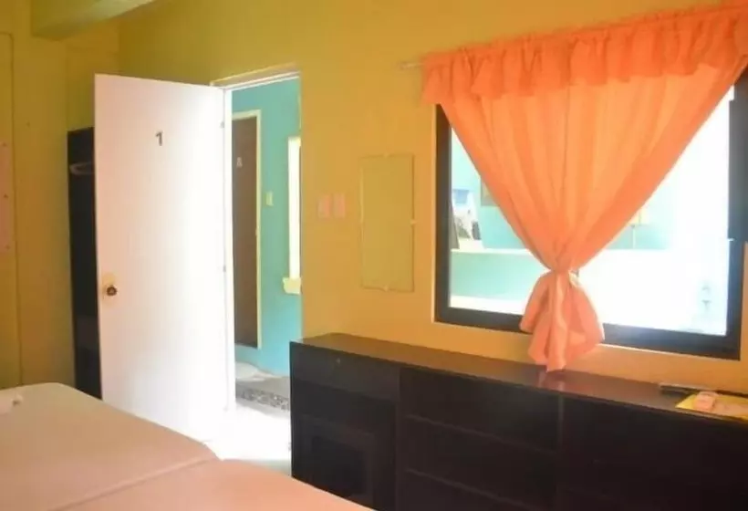 هتل Ellen's Resort Annex