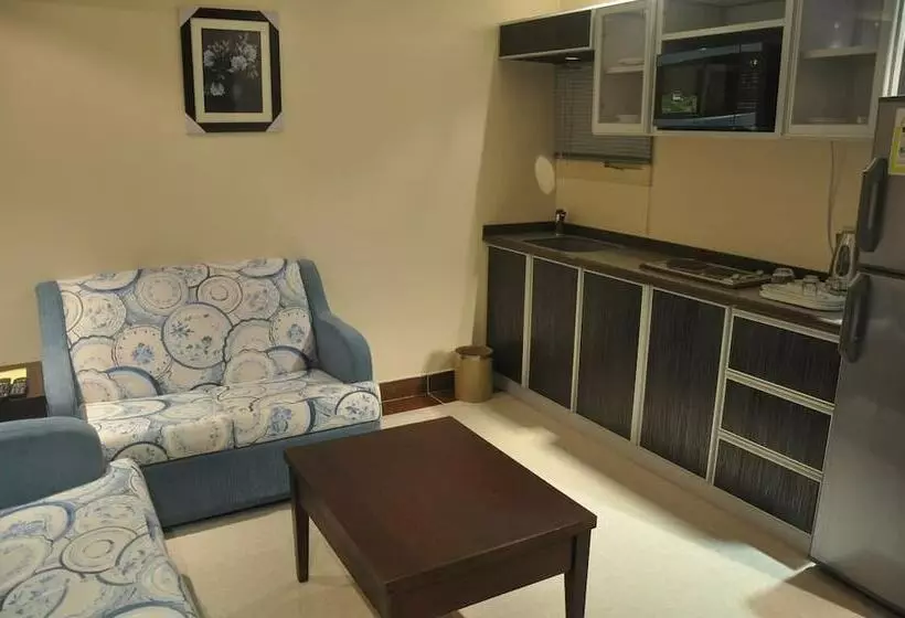 هتل Jolly View Suites