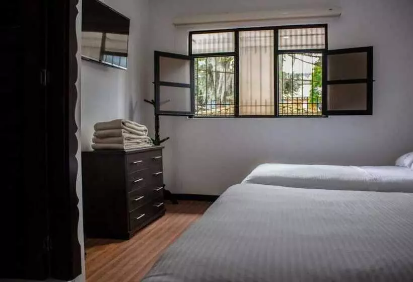 ホテル Las Marianas