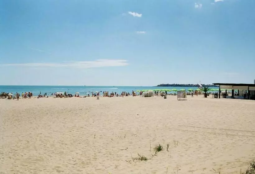 Hotelli Boutique Suites Rainbow 4