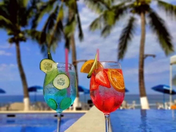 Hotelli Tronco Bay Inn