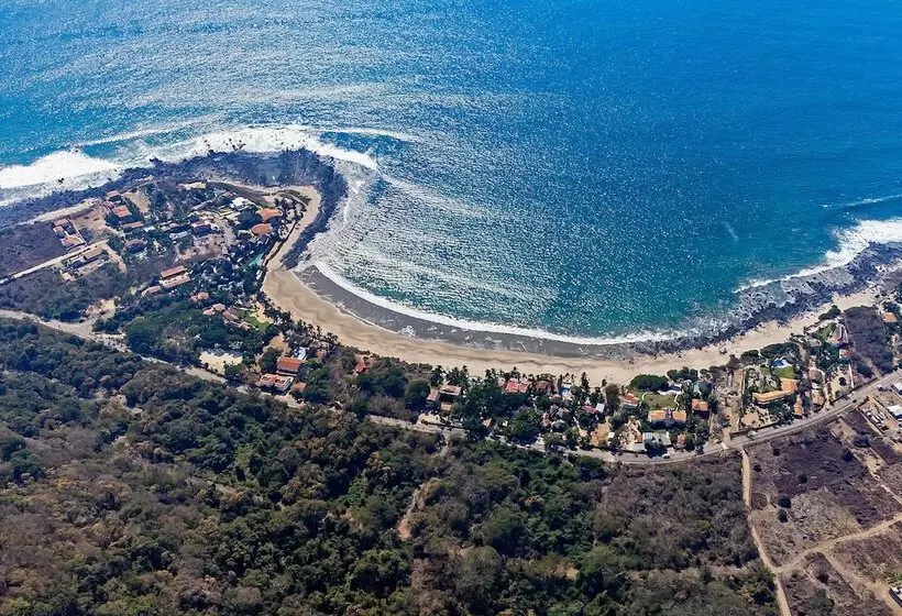 Hotelli Tronco Bay Inn