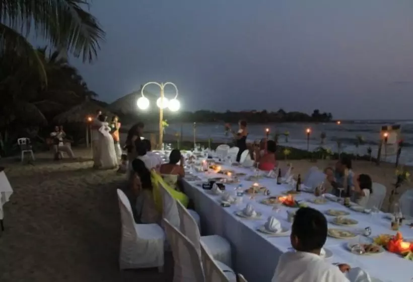 Hotelli Tronco Bay Inn