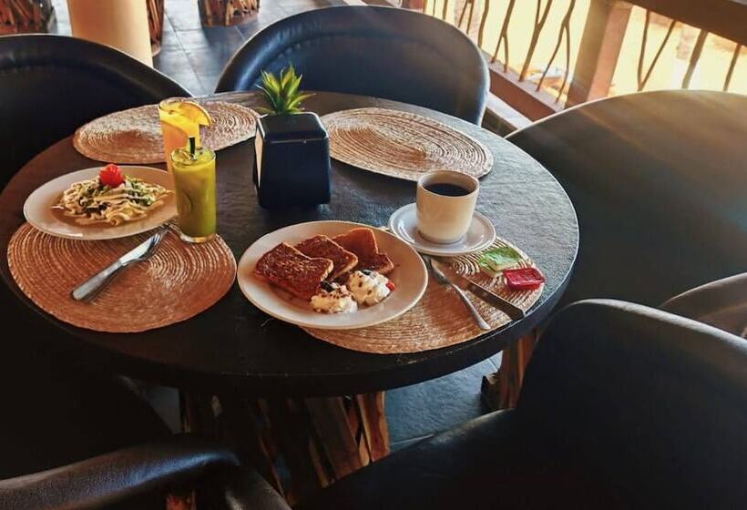 هتل Tronco Bay Inn