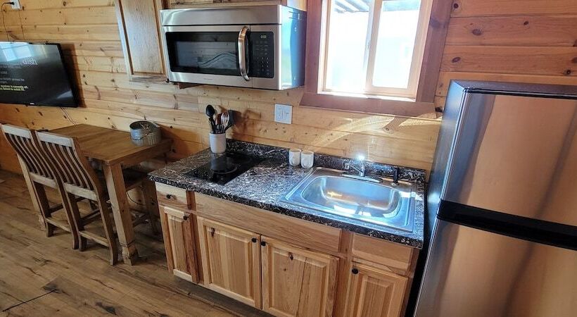 Motel Stateline Cabins & Rv