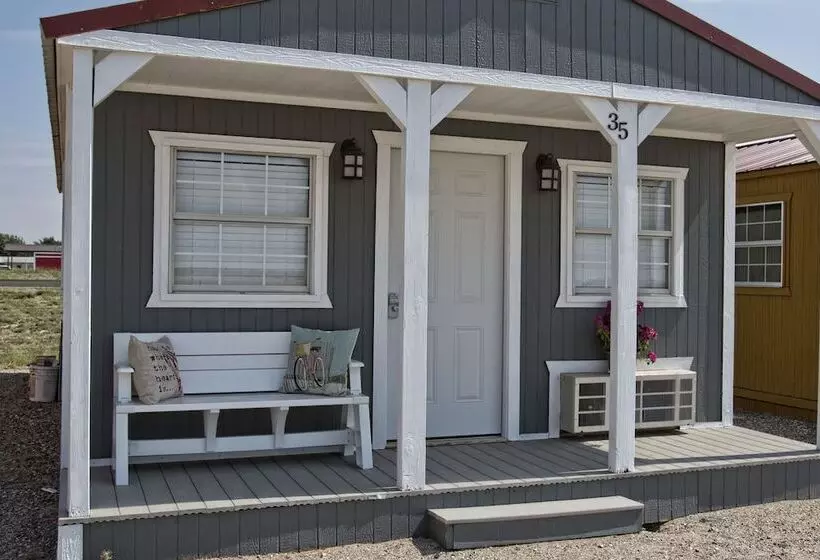 Motelli Stateline Cabins & Rv