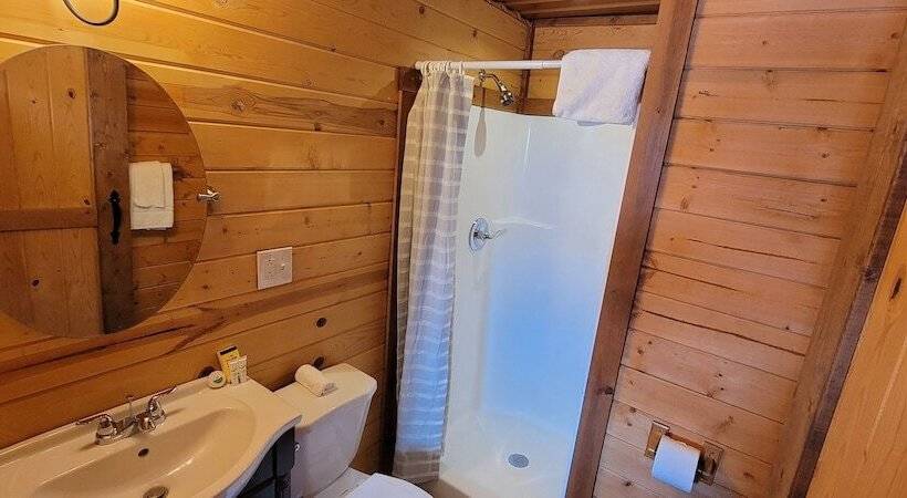 Motel Stateline Cabins & Rv