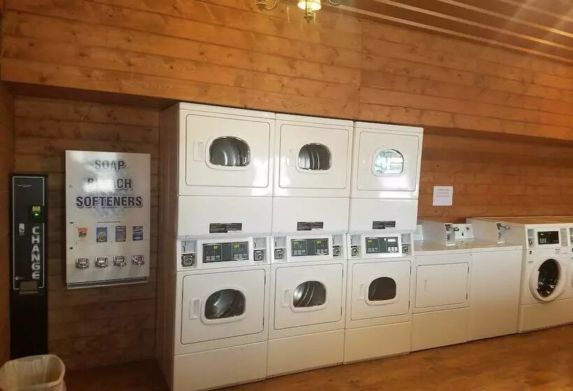 Motelli Stateline Cabins & Rv