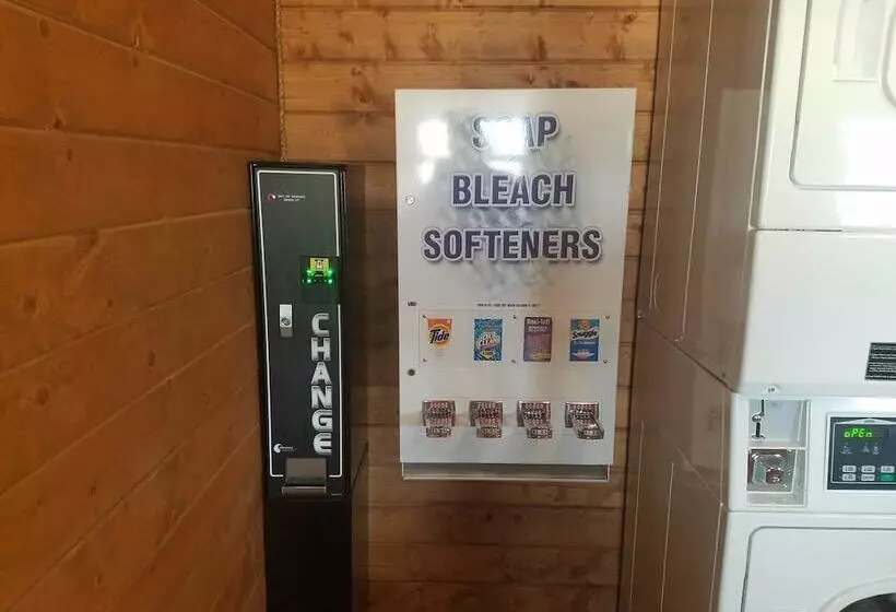 Motelli Stateline Cabins & Rv