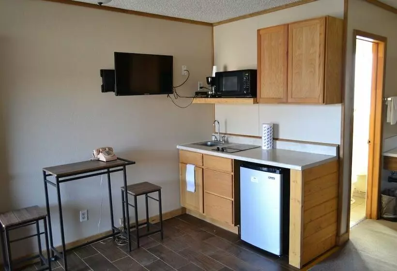 The Village Inn Motel And Restaurant