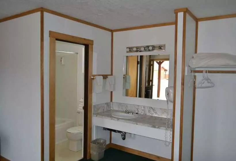 The Village Inn Motel And Restaurant