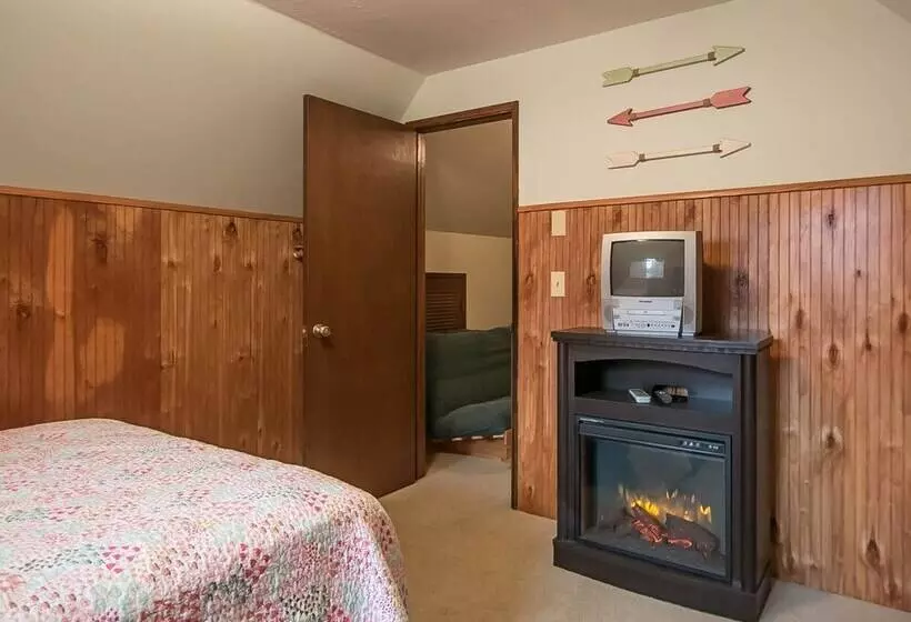 Ole  Berg S Den In Lake Wenatchee