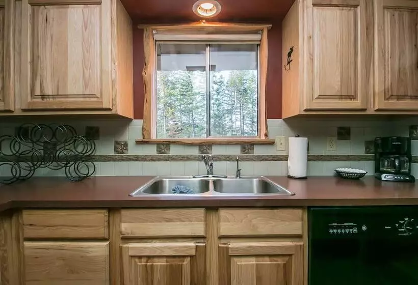 Ole  Berg S Den In Lake Wenatchee