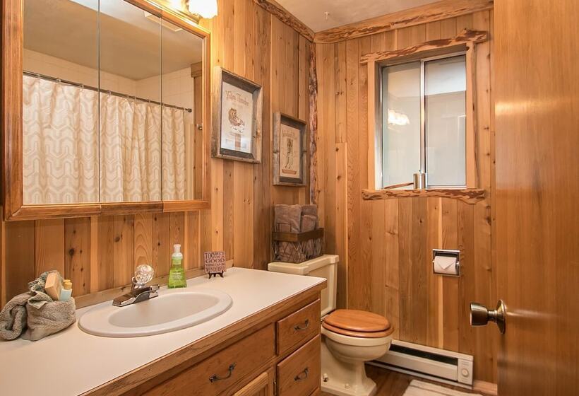 Ole Berg S Den In Lake Wenatchee