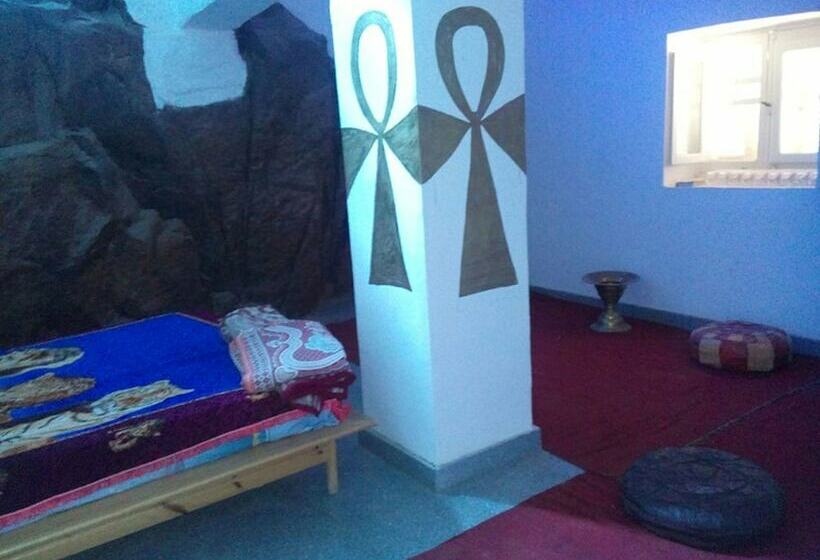 پانسیون Golden Pharaoh