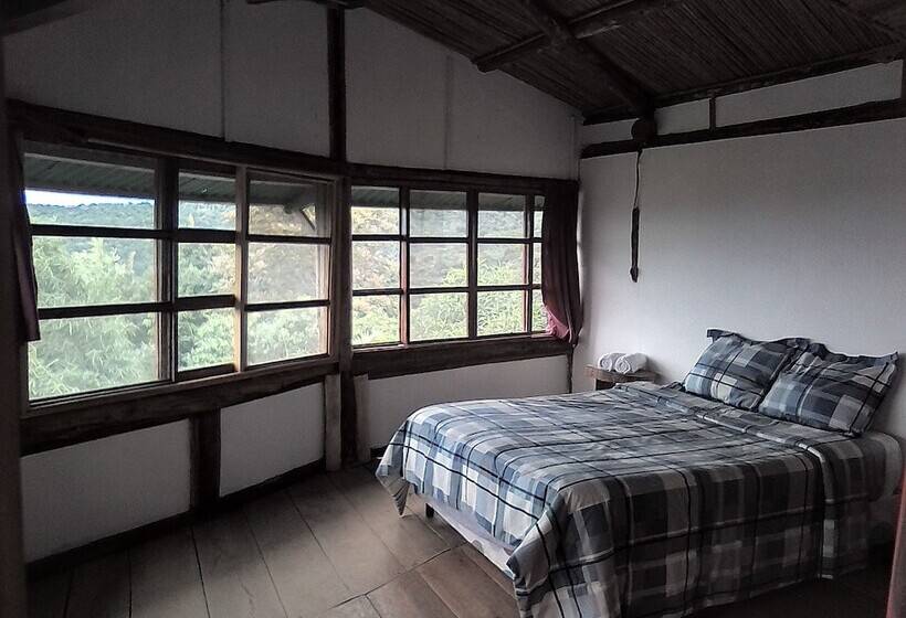 Majatalo Lo Nuestro Ataco