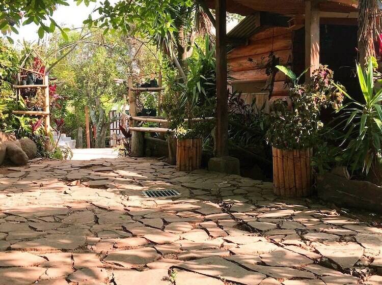 Majatalo Lo Nuestro Ataco