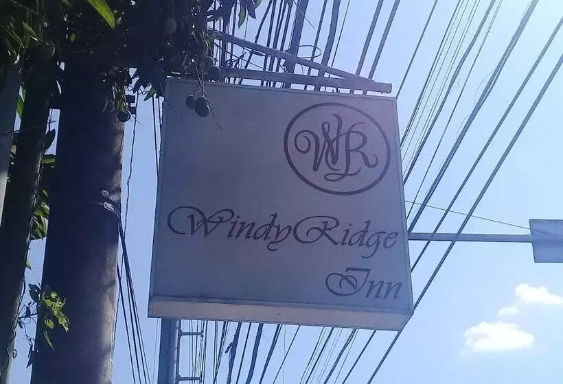 ペンション The Windy Ridge Inn