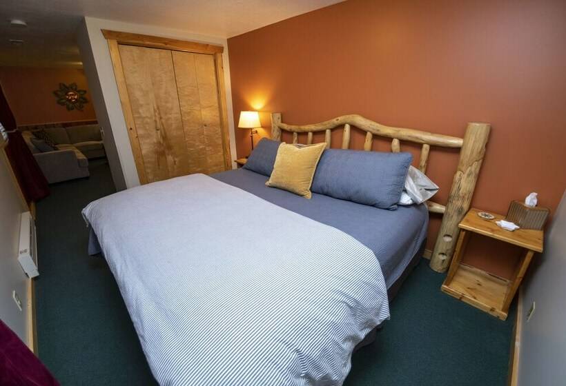 Snowberry Inn Bed & Breakfast