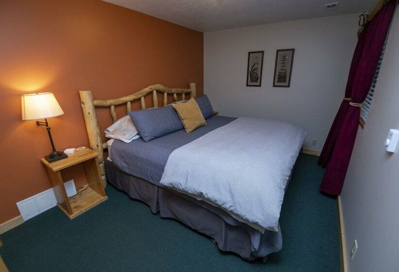 Snowberry Inn Bed & Breakfast